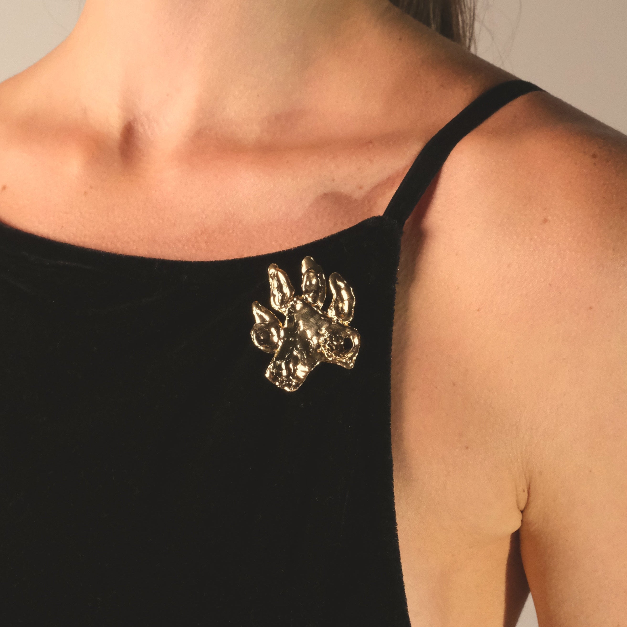 FETCH BROOCH