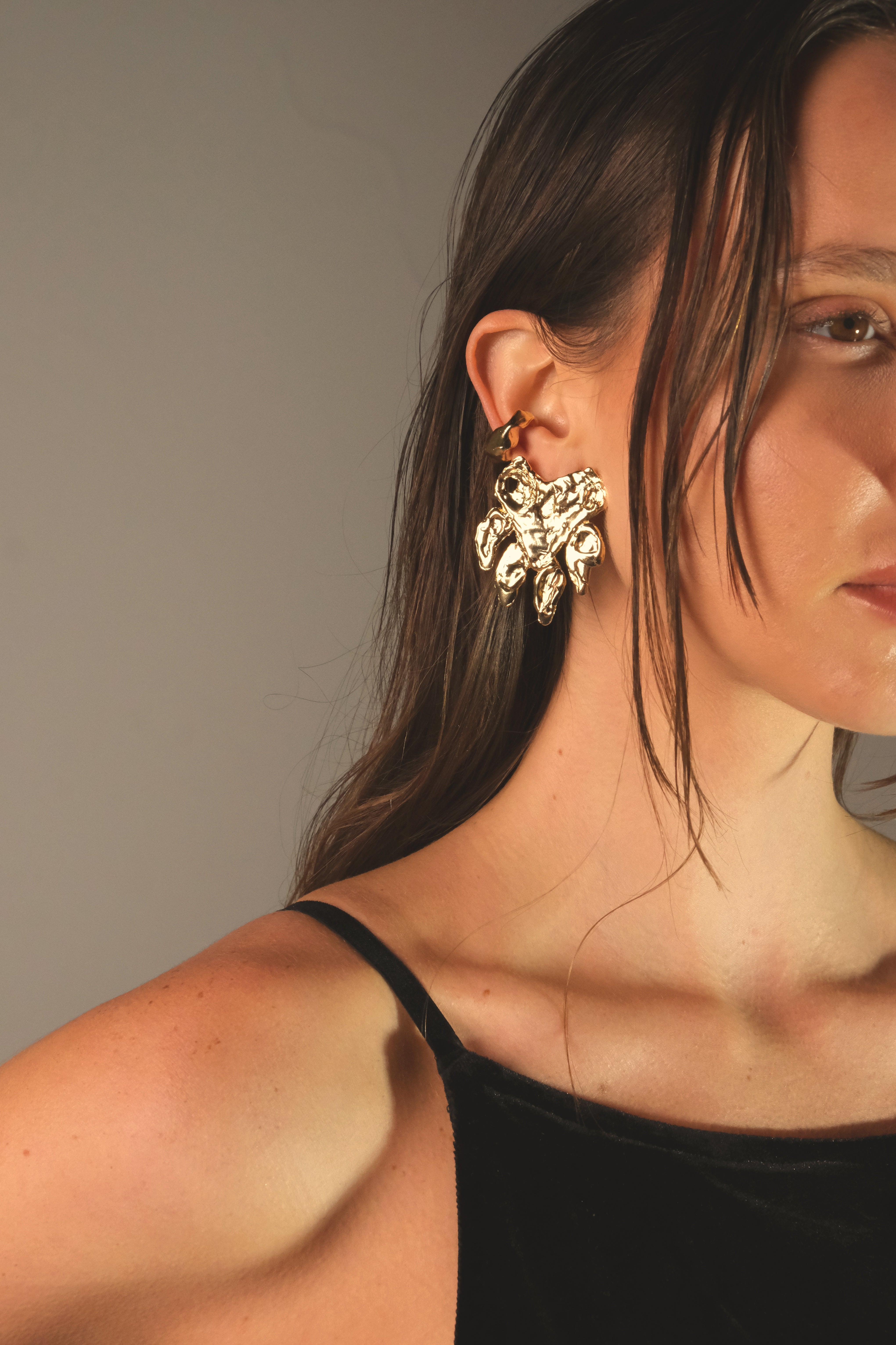 FETCH EARRING